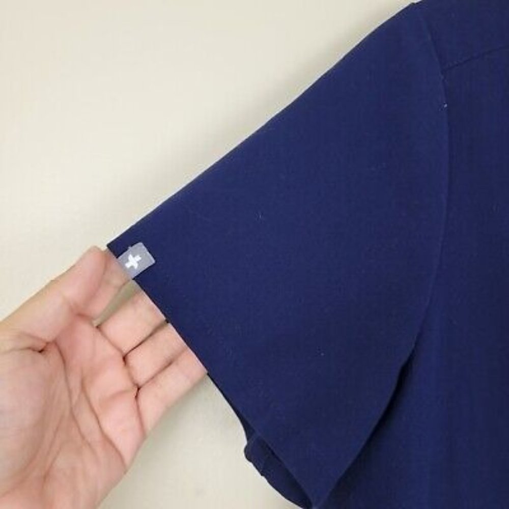 Figs Blue Technical Collection M Short Sleeve V-neck Scrub Shirt 2 Pockets - Picture 8 of 10